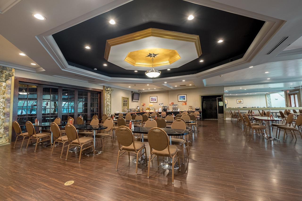Howard Johnson By Wyndham Fullerton/Anaheim Conference Cntr Exterior photo